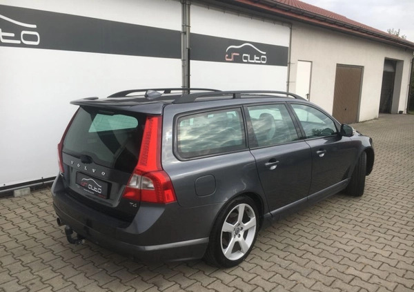 Volvo V70 cena 28900 przebieg: 260000, rok produkcji 2011 z Brok małe 277
